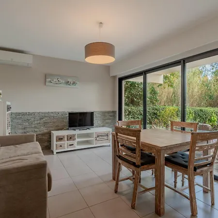 Les Sarments * Le Lavandou