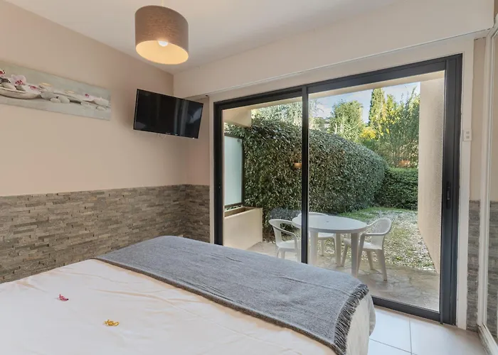 Les Sarments Le Lavandou